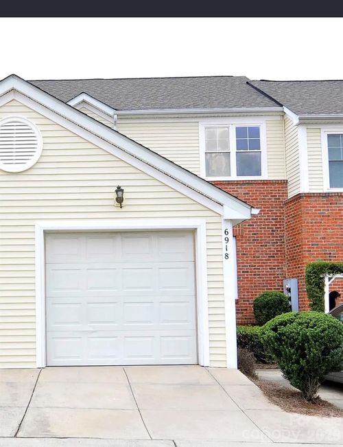 6918 Misty Pine Lane, Charlotte, NC, 28217 | Card Image