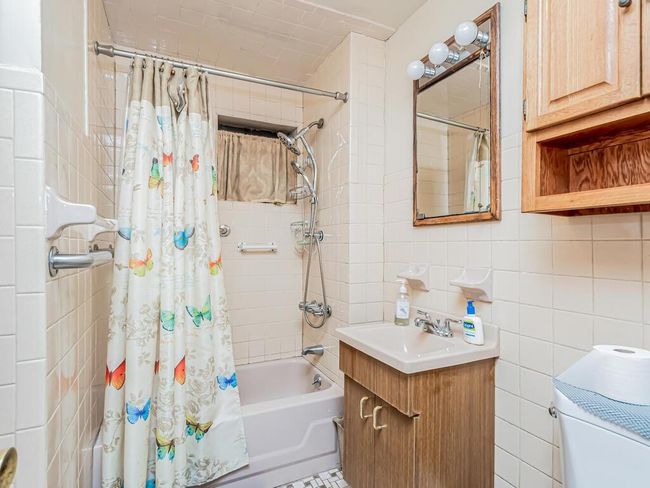 1009 Havemeyer Ave, Home with 6 bedrooms, 3 bathrooms and 3 parking in Bronx NY | Image 5