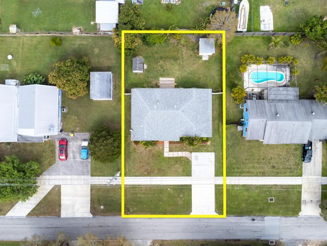 1287 Sw Sunset Trl, House other with 4 bedrooms, 2 bathrooms and null parking in Palm City FL | Image 30