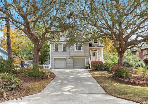 102 Sw 11th St, Oak Island, NC, 28465-7115 | Card Image