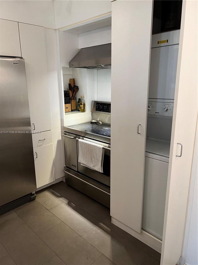 APT-3C - 150 Sunrise Dr, Condo with 2 bedrooms, 2 bathrooms and null parking in Key Biscayne FL | Image 25