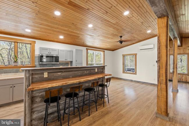 275 Oak Forest Ln, House other with 2 bedrooms, 2 bathrooms and null parking in BERKELEY SPRINGS WV | Image 7
