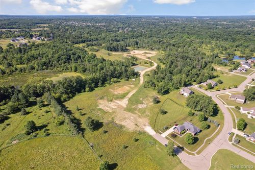 8 Desire Drive, Grand Blanc Charter Township, MI, 48439 | Card Image