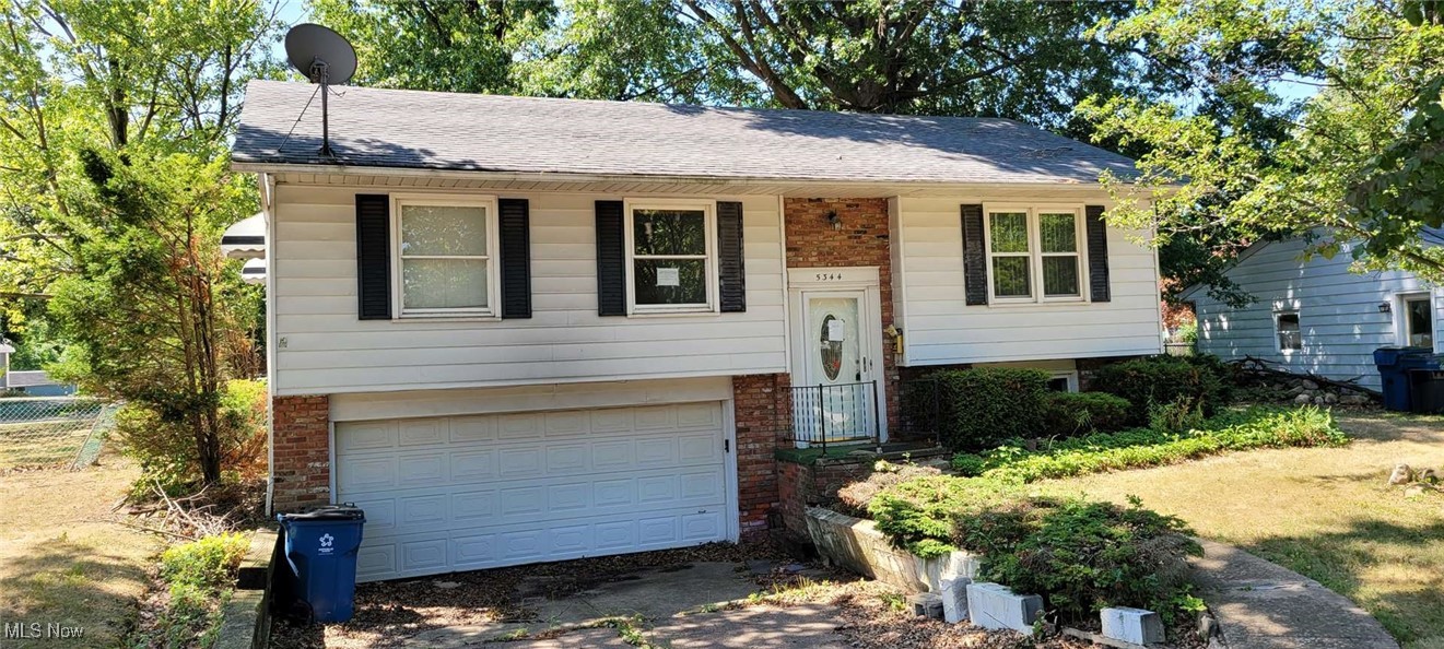 Oak Ridge Dr, Willoughby, OH 44094