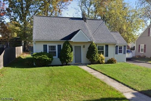 39 Hillcrest Ave, Edison, NJ, 08817-3758 | Card Image