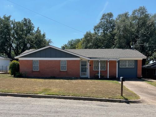 604 E 4th St, Weatherford, TX, 76086-1810 | Card Image