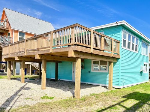 110 Ocean Ave, Surfside Beach, TX, 77541-8939 | Card Image