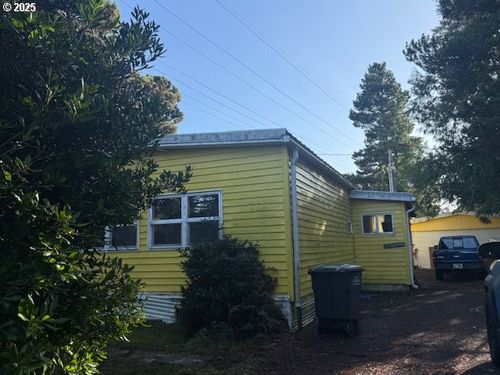 1120 S Crestline Dr, Waldport, OR, 97394-9224 | Card Image