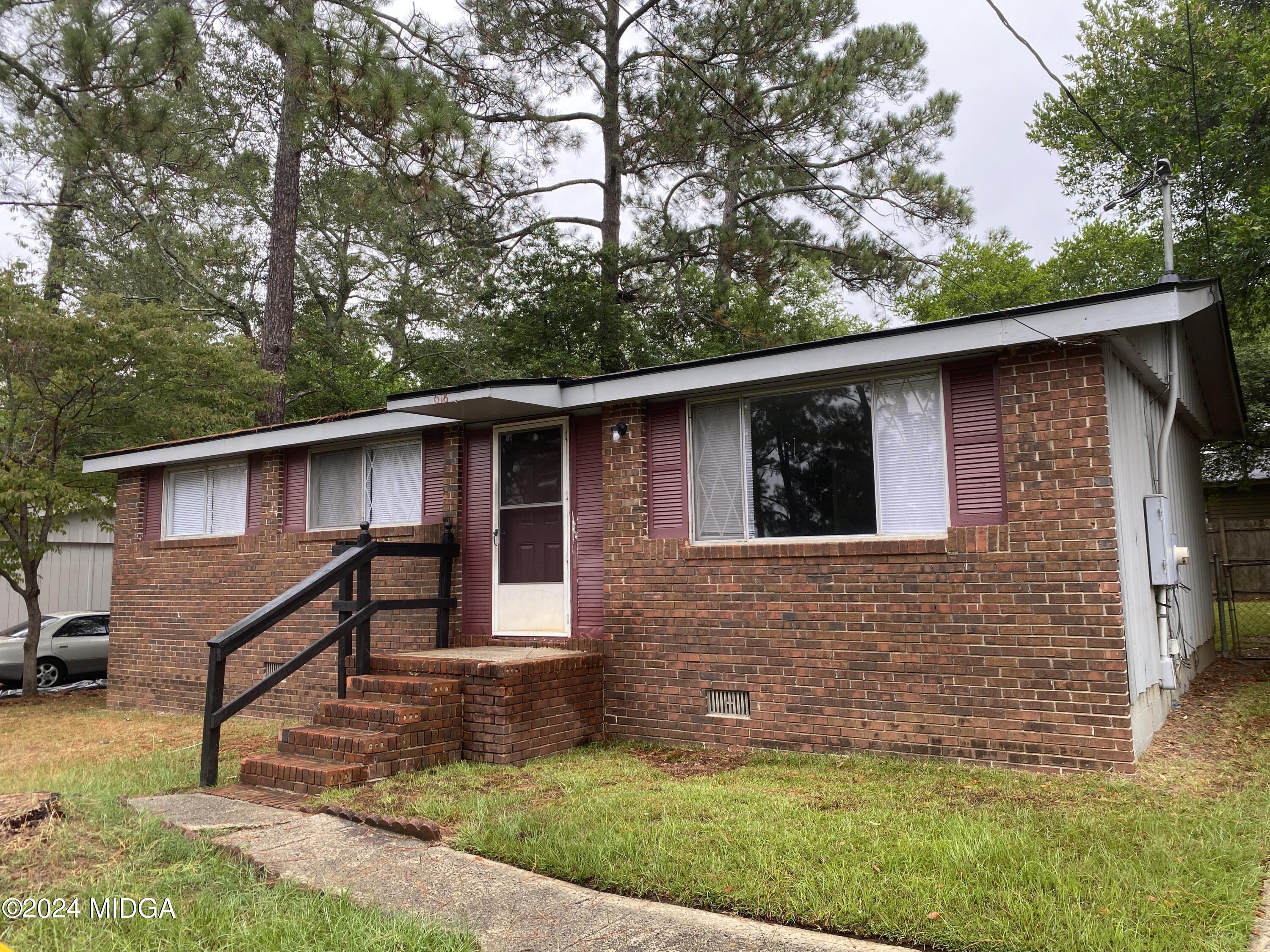 Cedarwood Dr, Bonaire, GA 31005