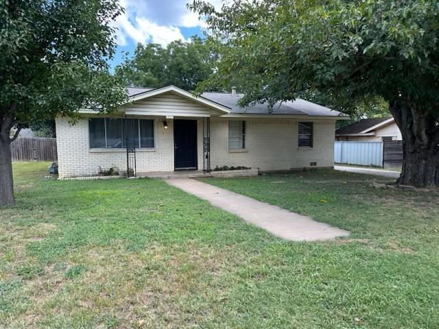 Carpenter St, Bridgeport, TX 76426