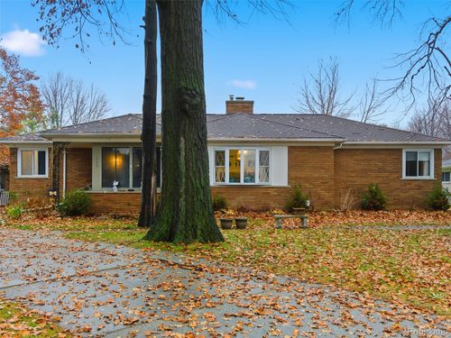 15491 18 Mile Rd, Clinton Twp, MI, 48038-1800 | Card Image