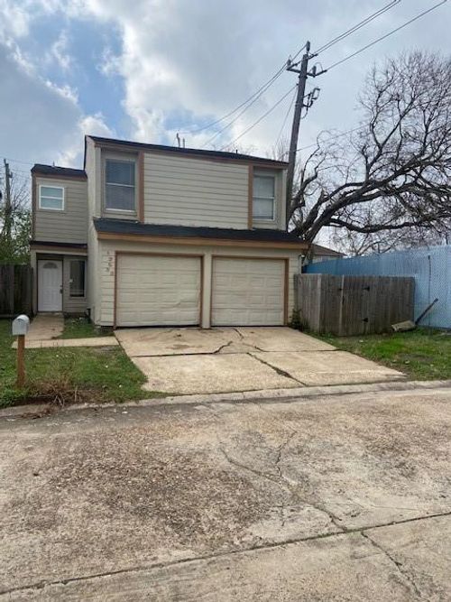 12533 Manor Ct, Houston, TX, 77072-3231 | Card Image