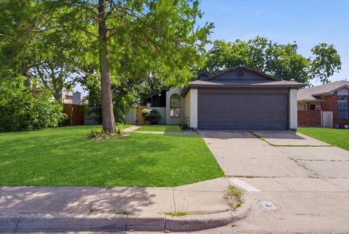 6816 Fire Hill Dr, Fort Worth, TX, 76137-2329 | Card Image