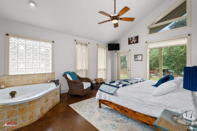 140 County Road 2242, House other with 3 bedrooms, 3 bathrooms and null parking in Daingerfield TX | Image 22