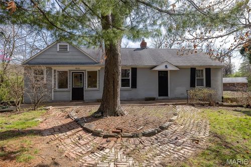 9112 Watsonia Ct, Olivette, MO, 63132-4427 | Card Image