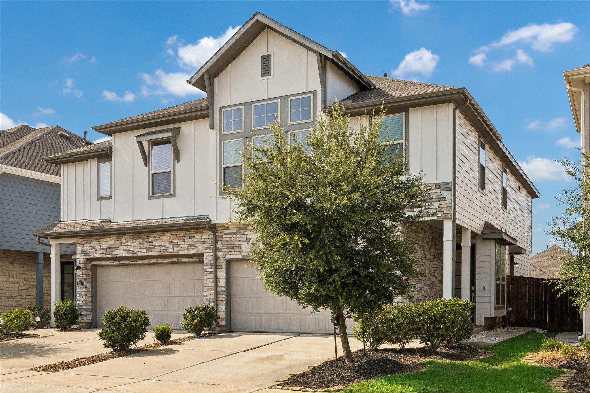 Residential in Iowa Colony 2