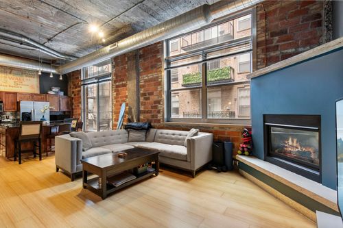 419-521 S 7th St, Minneapolis, MN, 55415-1675 | Card Image