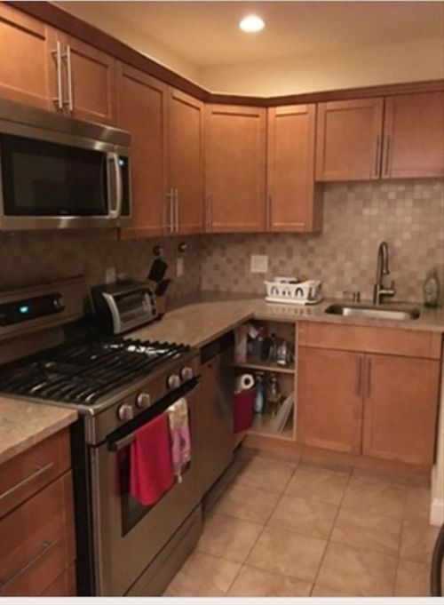 15-300 Tremont St, Newton, MA, 02458-2101 | Card Image
