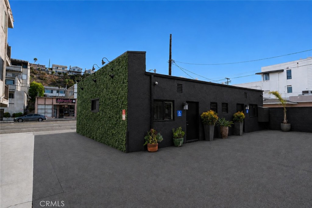 Commercial Sale in Playa Del Rey 2