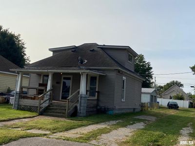 910 W Vandeveer Street, House other with 2 bedrooms, 1 bathrooms and null parking in Taylorville IL | Image 1