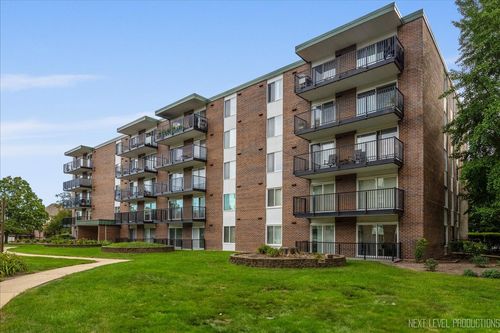 apt-e306-5S040 Pebblewood Ln, Naperville, IL, 60563-9090 | Card Image