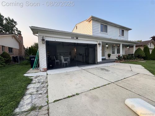 3131 Elmcrest Rd, Sterling Heights, MI, 48310-4954 | Card Image