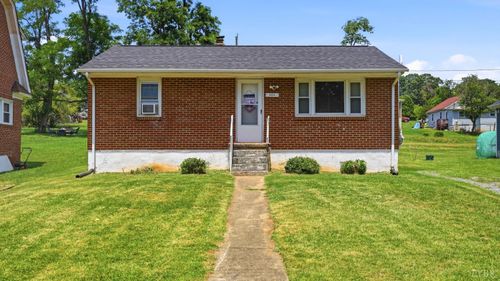 804 12th St, Altavista, VA, 24517-1304 | Card Image