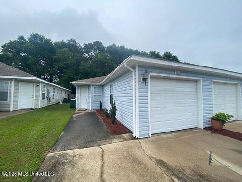 918 Greystone Dr, Biloxi, MS, 39532-2250 | Card Image
