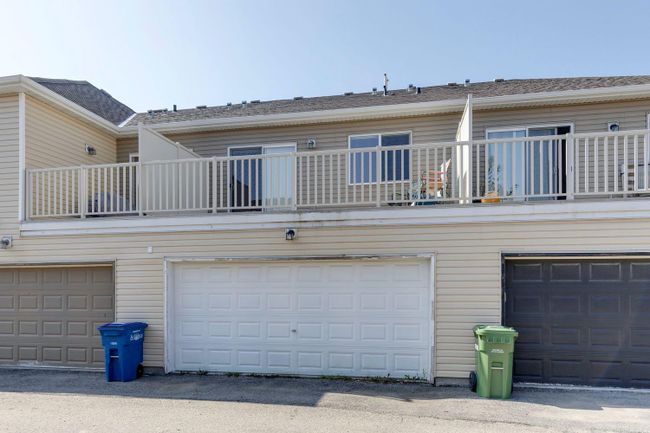 960 Windsong Dr Sw, Home with 3 bedrooms, 2 bathrooms and 4 parking in Airdrie AB | Image 31