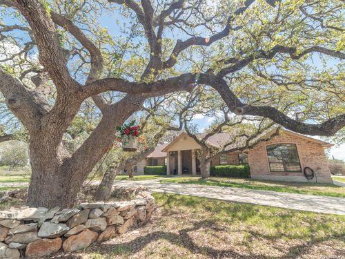 13055 Tonne Dr E, New Braunfels, TX, 78132-4561 | Card Image