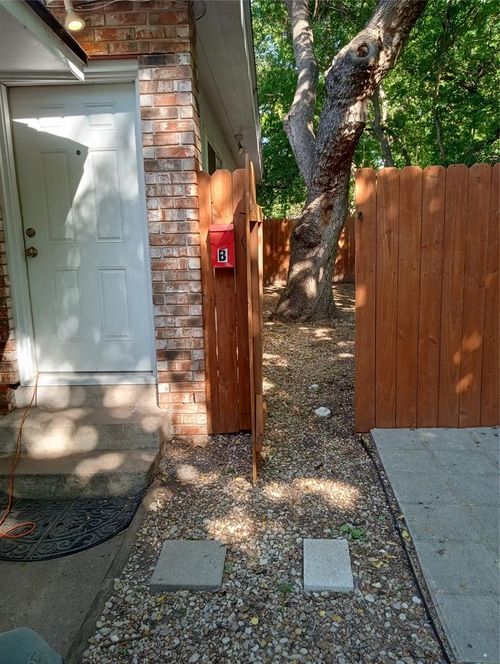 apt-b-4500 Avenue D, Austin, TX, 78751-3056 | Card Image