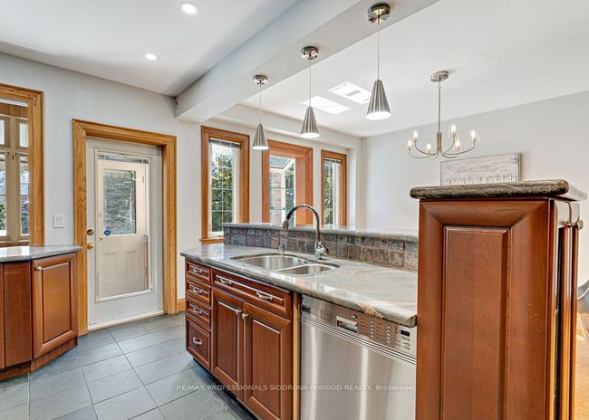 117 Colbeck St, House other with 4 bedrooms, 2 bathrooms and 1 parking in Toronto ON | Image 9