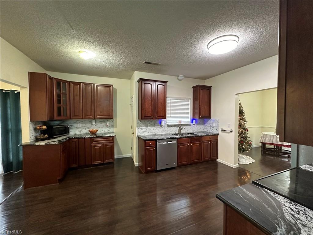 Rockbridge Dr, Kernersville, NC 27284