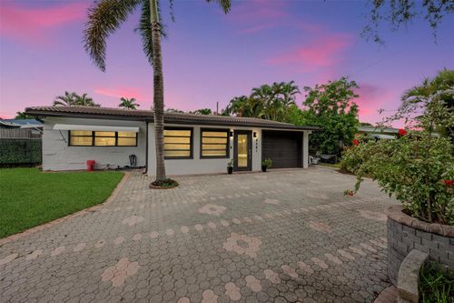 4581 Ne 3rd Ter, Oakland Park, FL, 33334-6005 | Card Image