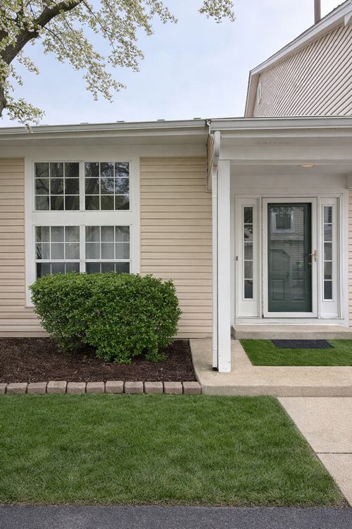 0-254 Acorn Dr, Streamwood, IL, 60107-2210 | Card Image