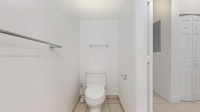 9231 W 32 Nd Ln, Home with 3 bedrooms, 3 bathrooms and null parking in Hialeah FL | Image 18