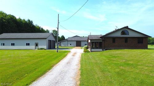 15227 Leroy Rd, Thompson, OH, 44086-9755 | Card Image