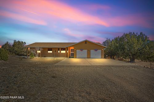 2925 N Sioux Dr, Chino Valley, AZ, 86323-4666 | Card Image