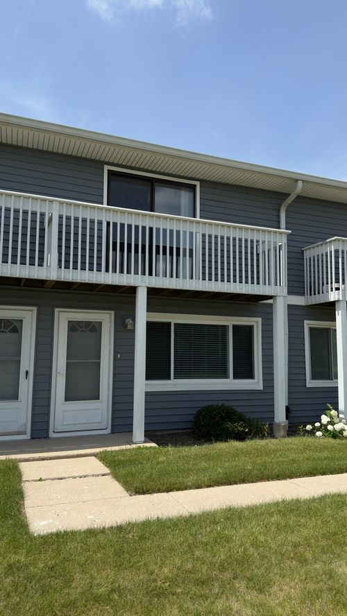 17335-17335 Maple Ln, Gurnee, IL, 60031-2765 | Card Image