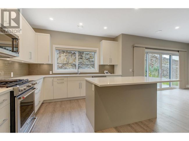 788 Acadia St, House other with 4 bedrooms, 3 bathrooms and 2 parking in Kelowna BC | Image 16