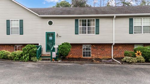 902 Goose Meadow Dr, Forest, VA, 24551-2865 | Card Image