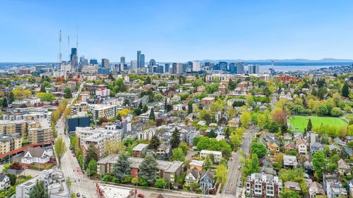 137 23rd Avenue E, Seattle, WA, 98112 | Card Image