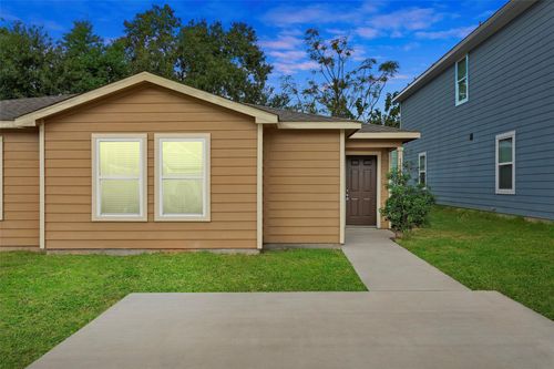 16940 W Juneau, Montgomery, TX, 77316-6737 | Card Image