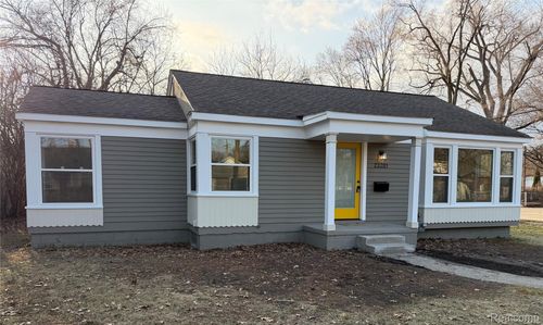 23281 Seneca St, Oak Park, MI, 48237-3706 | Card Image