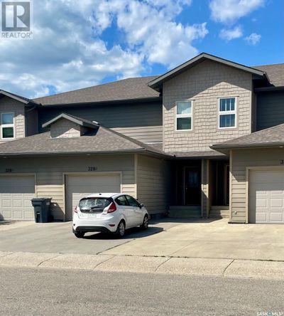 328 Morrison Dr, Townhouse with 3 bedrooms, 3 bathrooms and null parking in Yorkton SK | Image 1