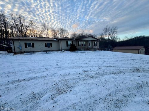 1105 Pacific Rd Ne, Carrollton, OH, 44615-9152 | Card Image