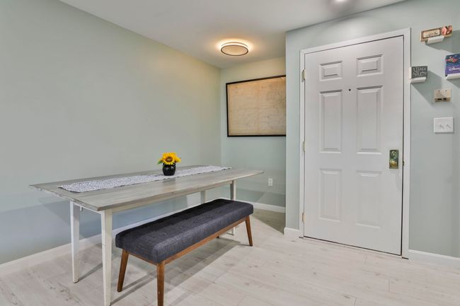 APT-307 - 9 Bartemus Trl, Condo with 2 bedrooms, 2 bathrooms and null parking in Nashua NH | Image 5