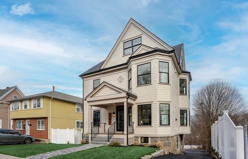 142A Metropolitan, Boston, MA, 02131 | Card Image