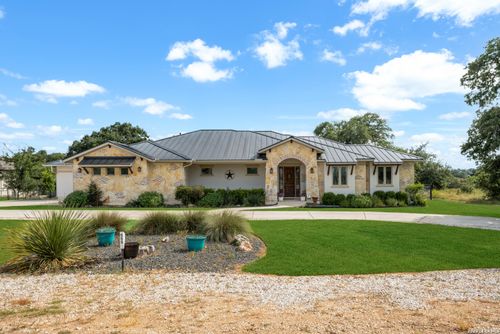 555 Curvatura, New Braunfels, TX, 78132-2961 | Card Image