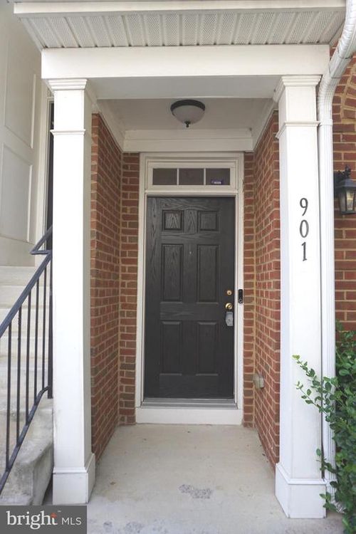 2001-901 Pine Forest Ln, Upper Marlboro, MD, 20774-1687 | Card Image